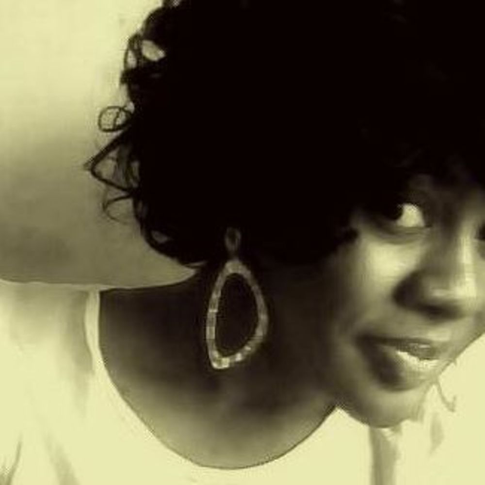 Meet your Posher, Aisha